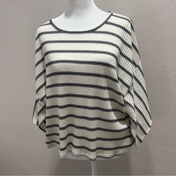 Willow Root Small Crop Shirt Statement Sleeves, Split Sleeve - Black Stripes - Picture 9 of 12